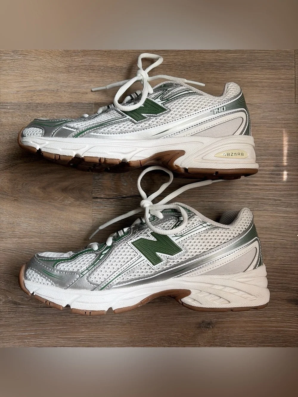 New Balance 740 Athletic Shoe - Big Kid - Silver Metallic / Alpine Green Size 6